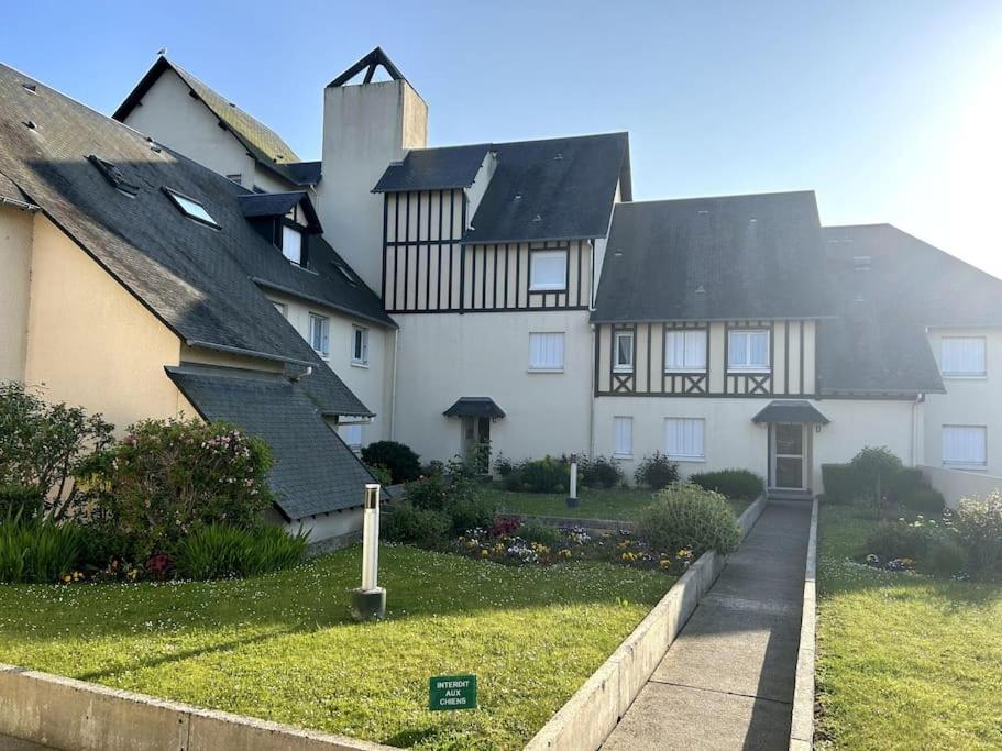 Ferienwohnung Le Garden - Studio Refait A Neuf Proche Mer Et Commerces Cabourg Exterior foto